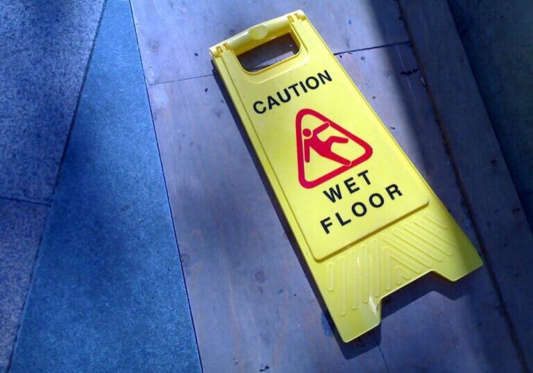 How-Stores-and-Restaurants-Can-Prevent-Slip-and-Fall-Accidents